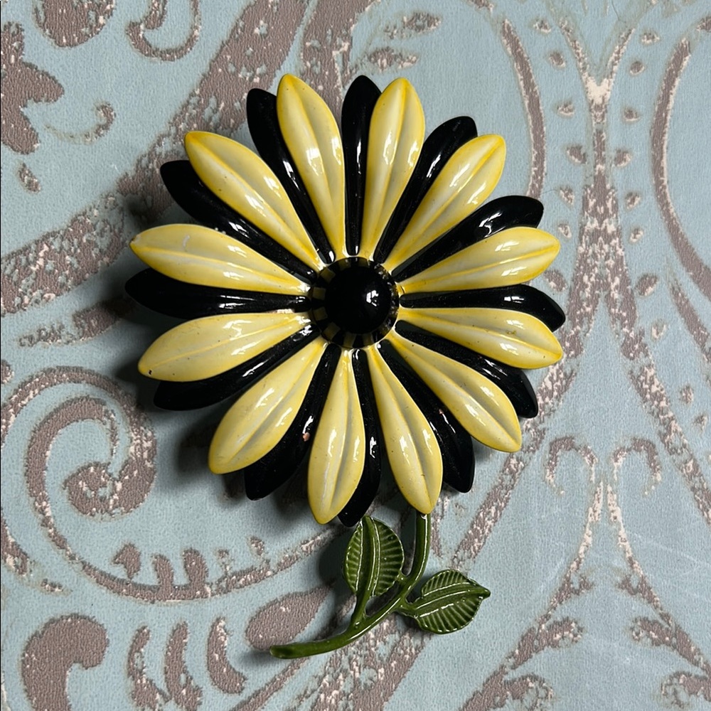 Vintage Floral Brooch in Yellow and Black